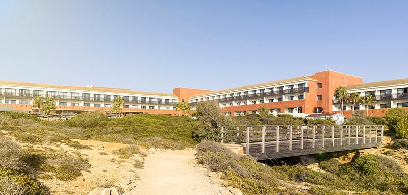 Imagen del Ilunion Calas de Conil, en uno de los paisajes más hermosos de la costa gaditana