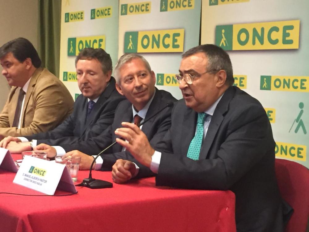 Intervención emocionada del hasta ahora director en Huelva, Manuel Alborch