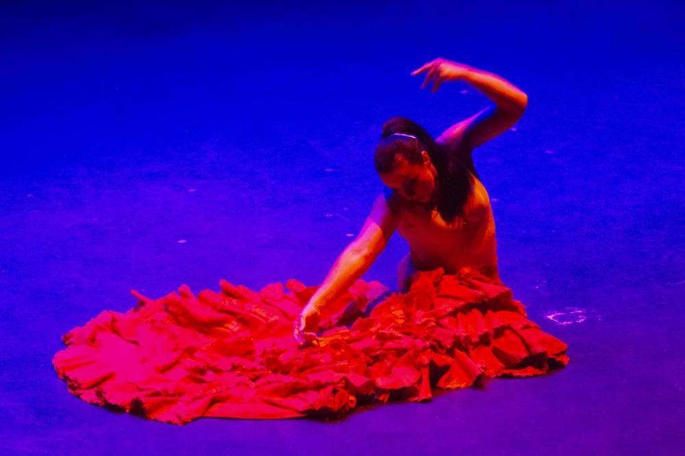 Lola López durante su actuación del espectáculo 'Sueños reales de cuerpos posibles’