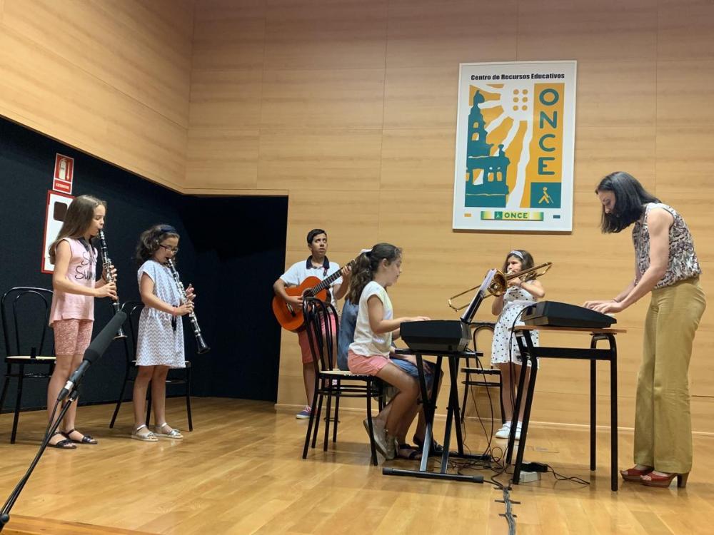 La directora de La Casa de los Pianistas se sumó a la dirección del concierto final
