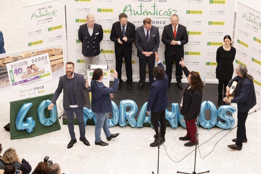 Cantores de Hispalis supieron tocar el corazón de los presentes con una letra compuesta para Los Morancos en este 40 aniversario de su trayectoria