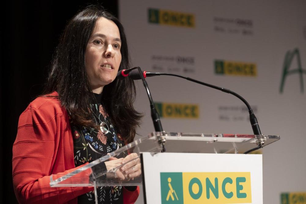 La directora del CRE, Eva Pérez, juzgó apasionante la tarea de dedicarse a la atención educativa de los alumnos ciegos y a sus familias