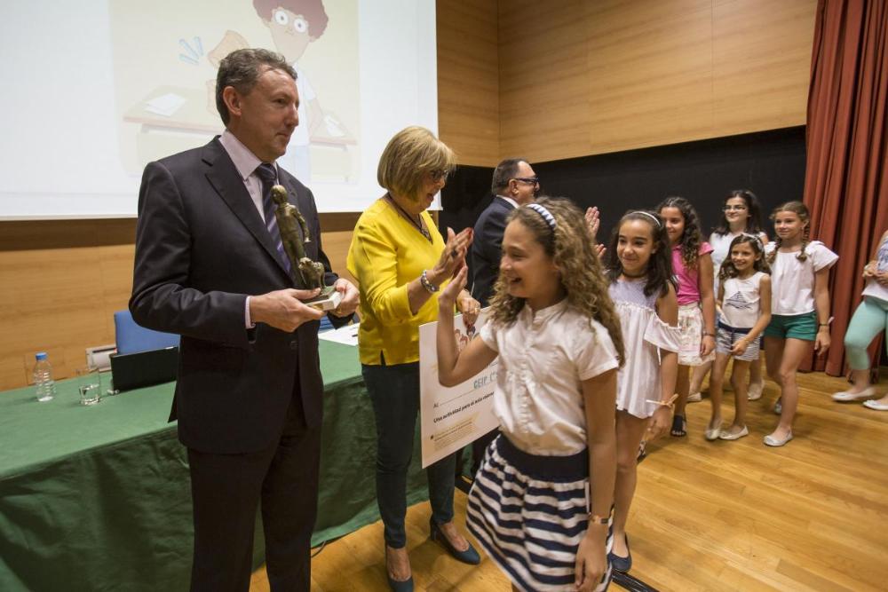 Entrega del premio al colegio San Sebastián de La Puebla del Río (Sevilla)