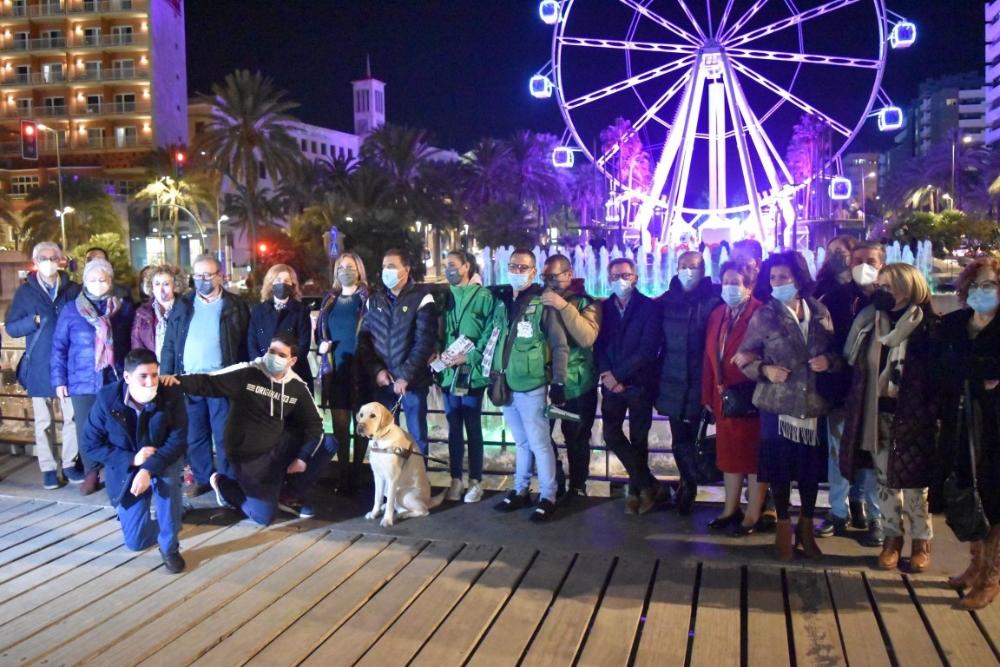 Las fuentes de Almería se iluminaron de verde en honor a Santa Lucía en la noche del 13 de diciembre