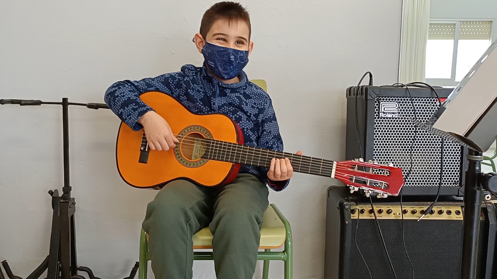 alumno_guitarra.jpg