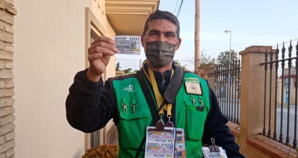 Antonio Sánchez, vendedor de la ONCE en Sanlúcar de Barrameda