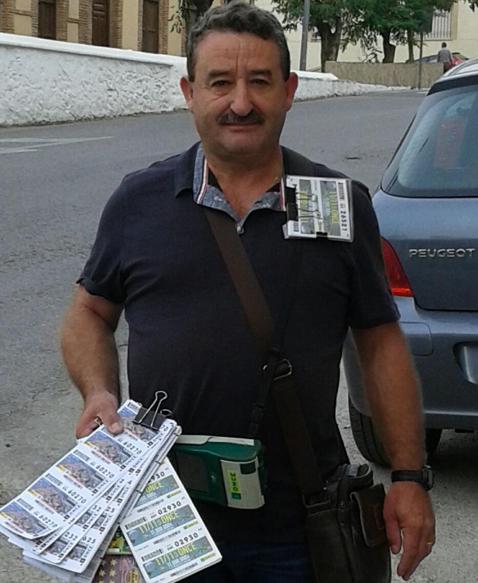 Rodríguez Acosta después de haber repartido un millón y medio de euros con el Sueldazo