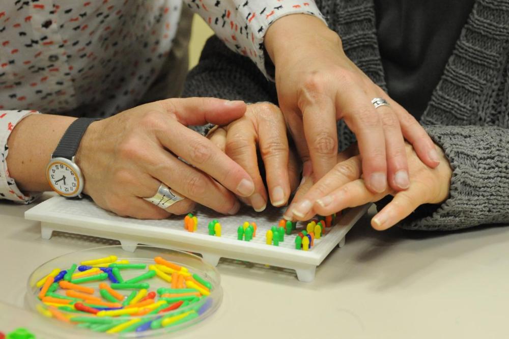 Aprendizaje del braille a través de un juego