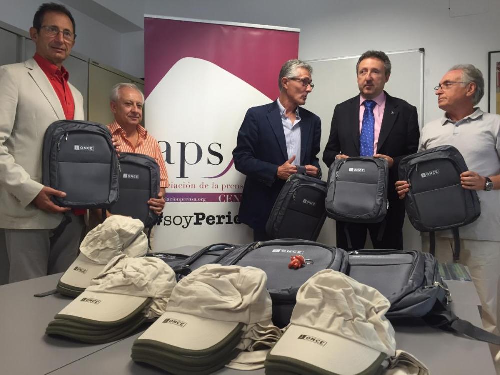 Entrega del material a los responsables de la APS