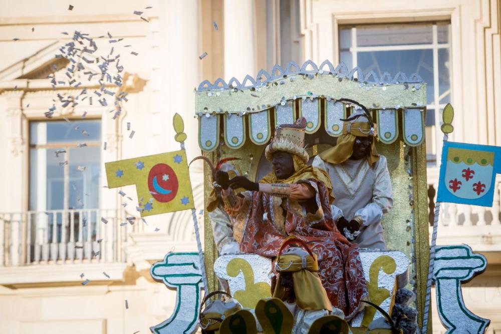 Los caramelos del Grupo Social ONCE inundaron de ilusión las calles de Sevilla