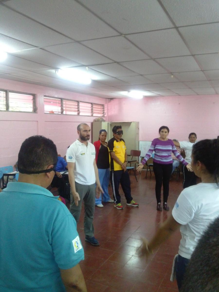 Antolín, impartiendo una de sus clases a los profesores en formación