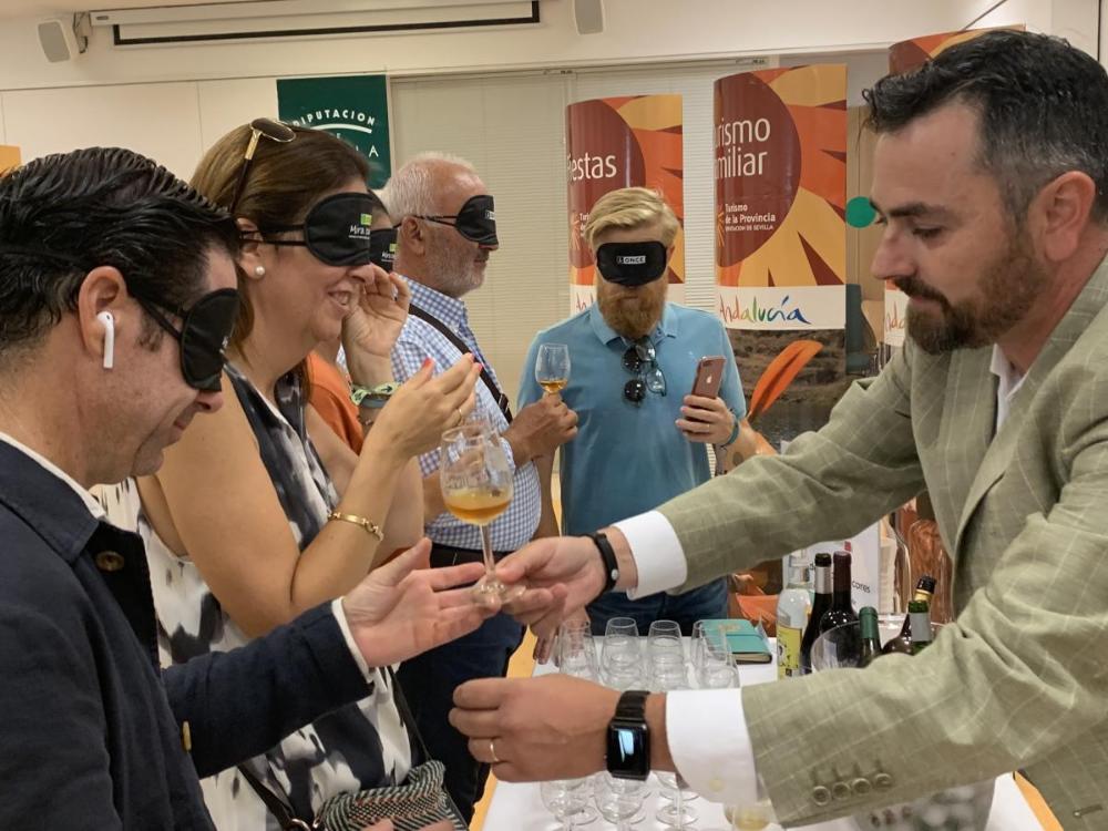 Vino, aceite, aceitunas y miel fueron las protagonistas de la cata a ciegas