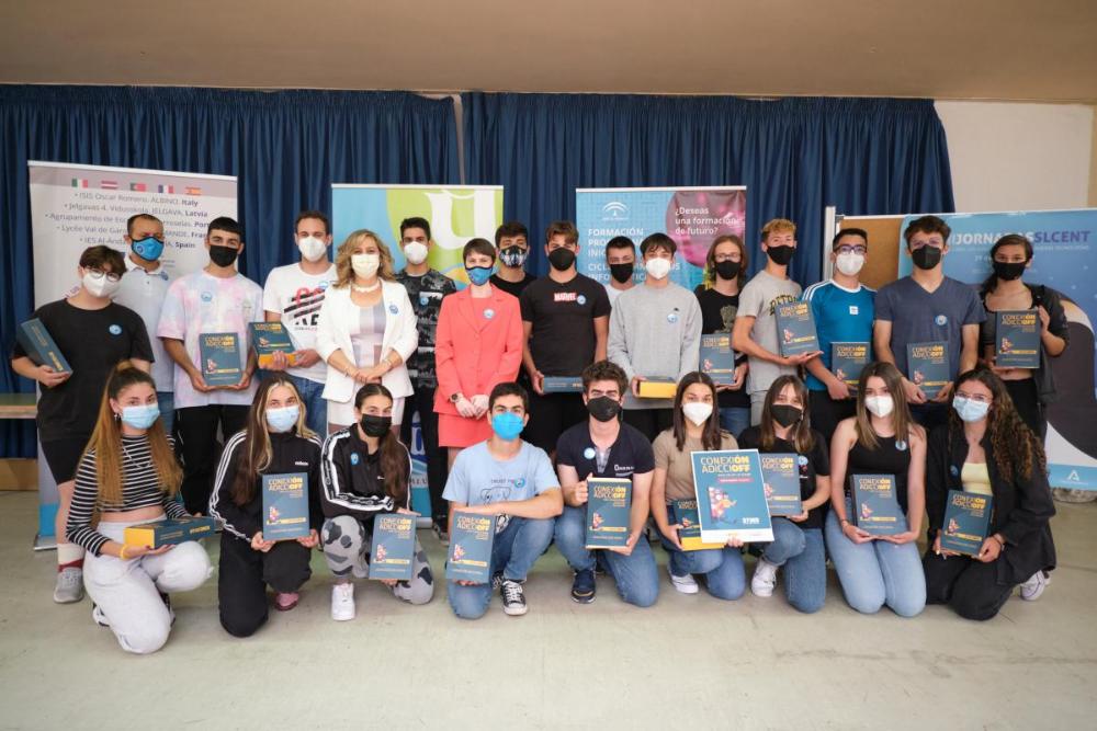 Entrega del premio a los ganadores en la categoría D
