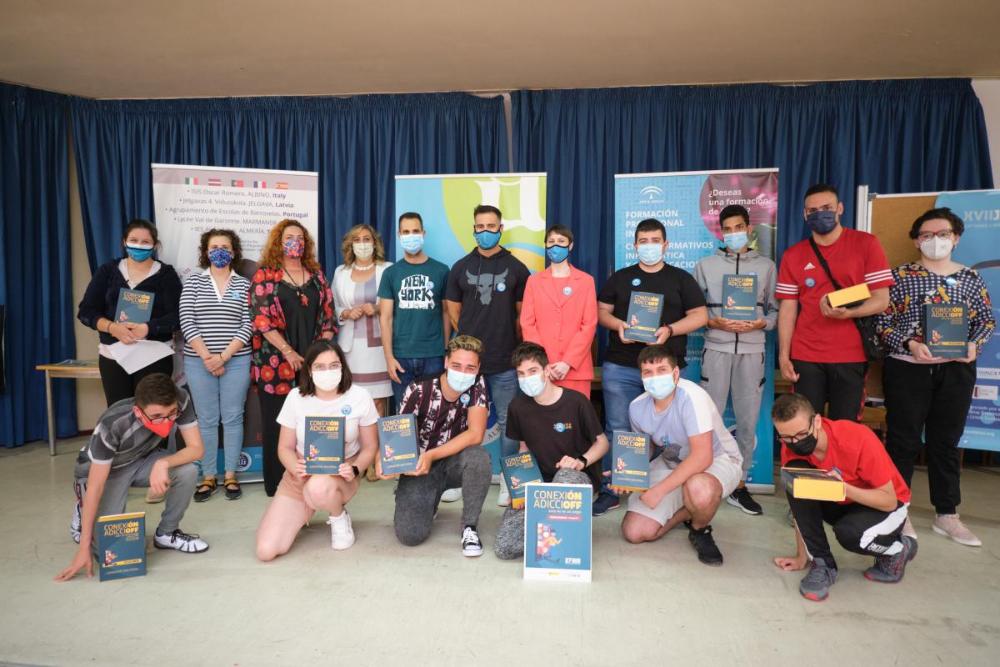 Entrega del premio a los ganadores en la categoría E