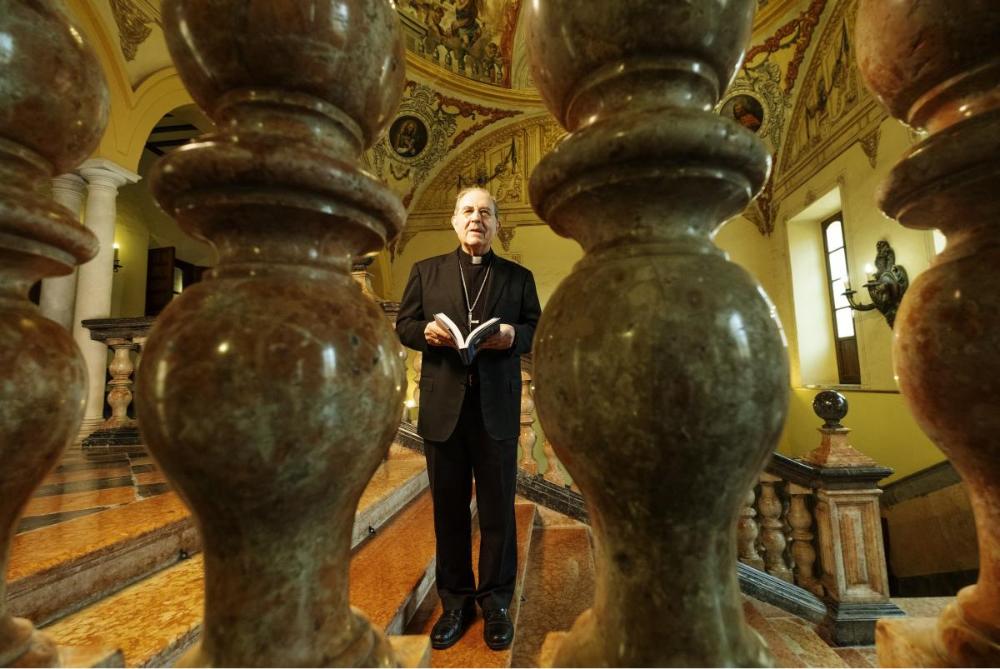Asenjo considera que la misión fundamental de la Iglesia es ser conciencia crítica de la sociedad y servir a los pobres