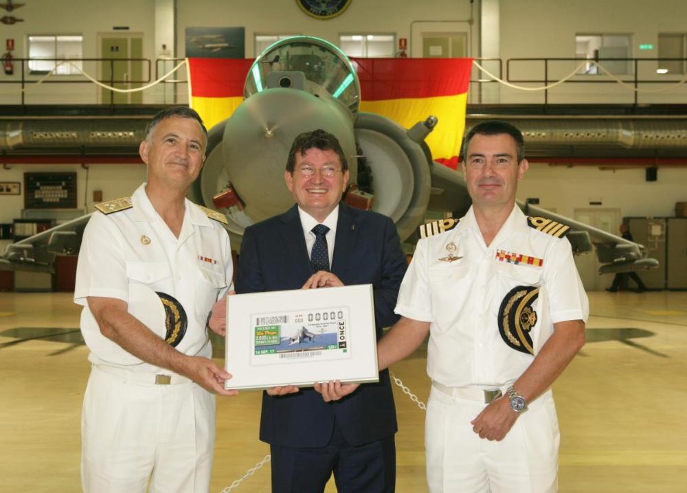 Ángel Sánchez y el almirante de flota, Juan Rodríguez, y el jefe de flotilla, José Luis Nieto