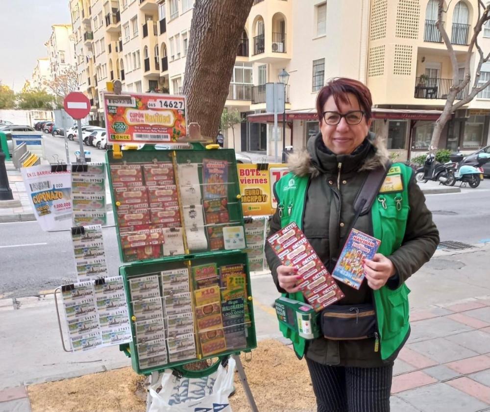 Enry Marín, vendedora de la ONCE en Fuengirola