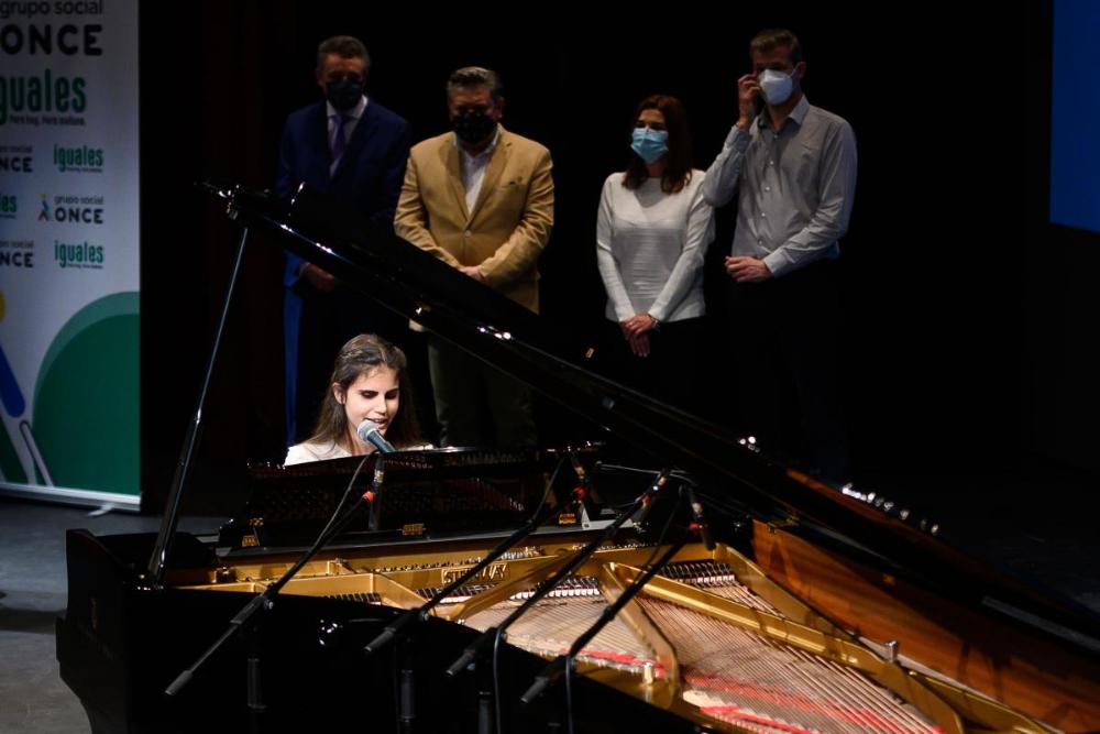 La ONCE presentó la canción en Almería días antes de la celebración del Festival