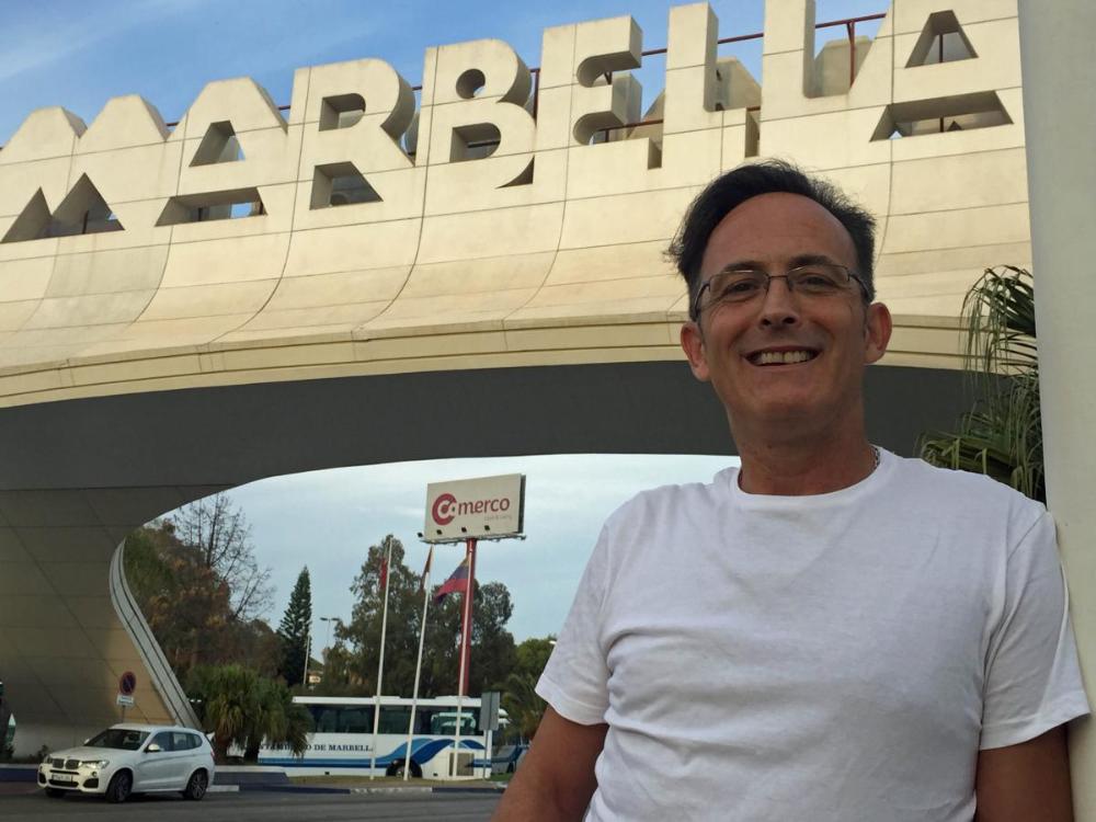 José María Moreno en la entrada de Marbella