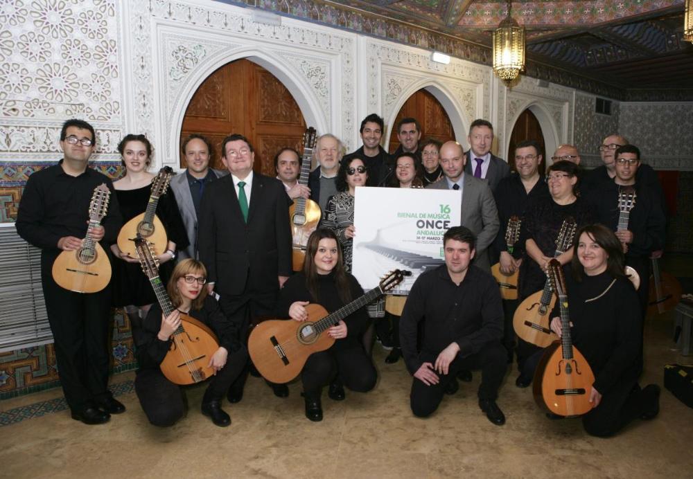 Foto de familia de los participantes en la gala de inauguración | Foto: Javier Regueros