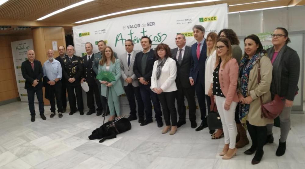 El alcalde de Cádiz participó en la inauguración de la Semana ONCE en Cádiz