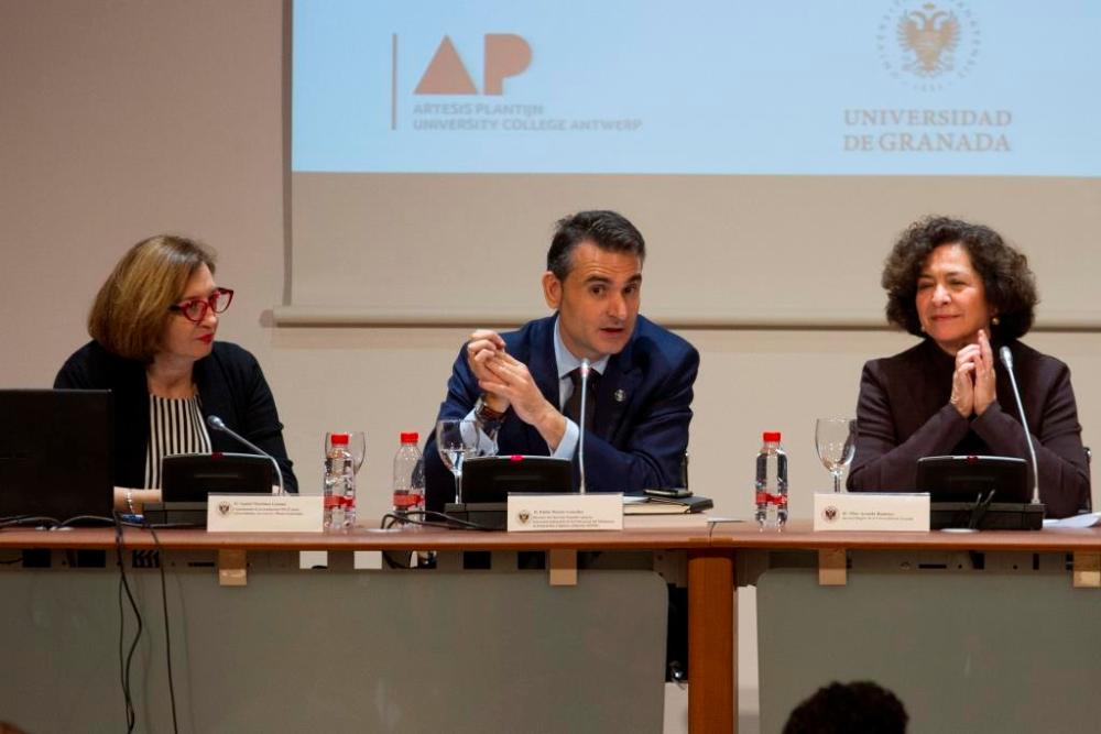 La rectora de la Universidad de Granada, Pilar Aranda, participó en la inauguración del encuentro