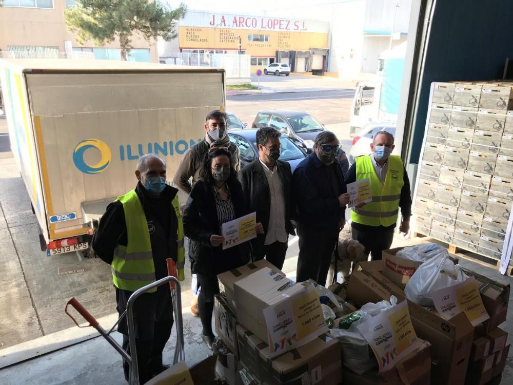 Segunda entrega de alimentos en Granada