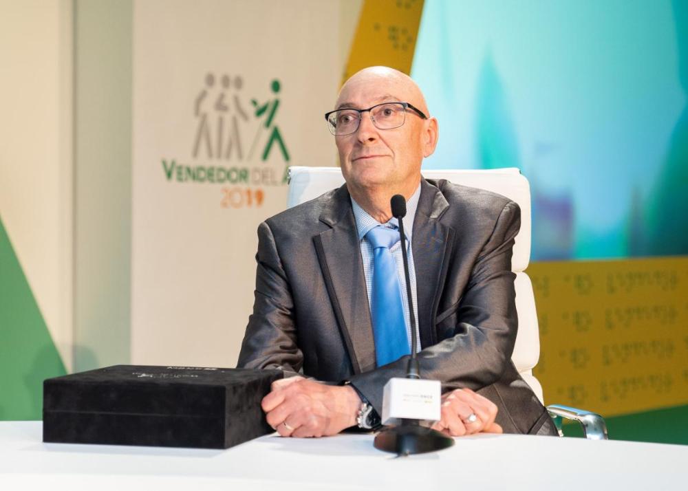 19 años son los que, Juan Mesas, lleva dedicados a la ONCE como vendedor