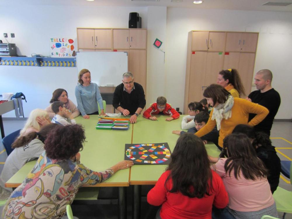 El taller de inglés desarrollado durante las jornadas también tuvo forma de juego