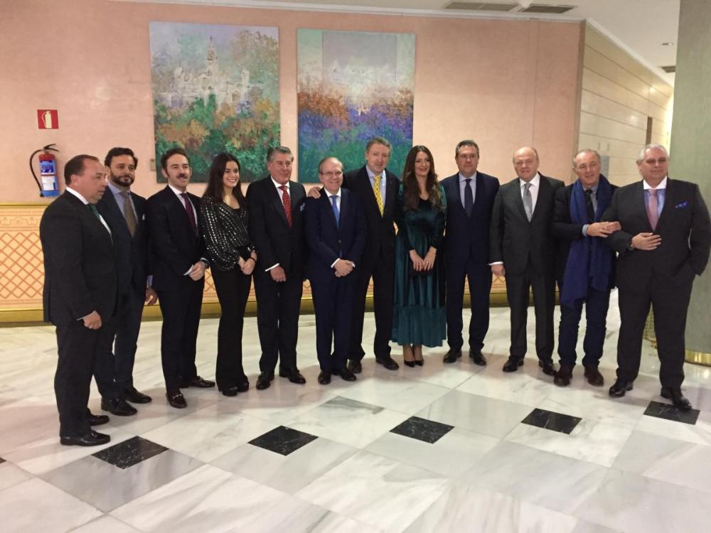 El alcalde de Sevilla presidió la cena de gala que puso fin a la Cabalgata 2019 del Ateneo de Sevilla