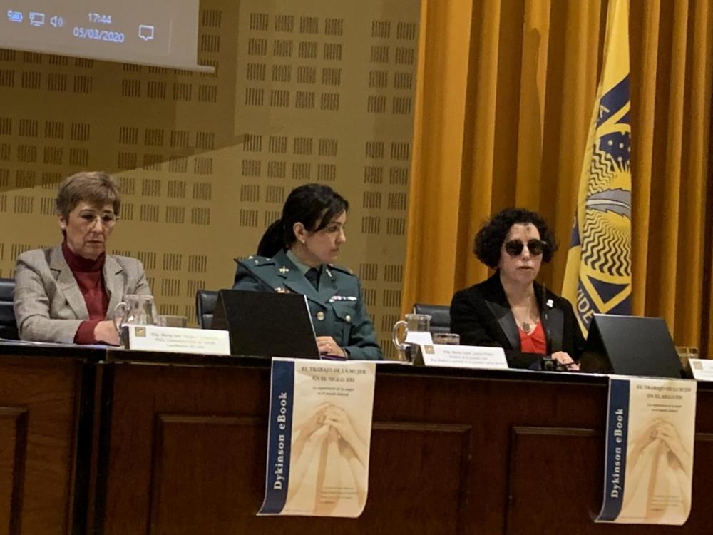 Viruet habla de su experiencia personal y profesional como ejemplo de superación de una mujer con discapacidad