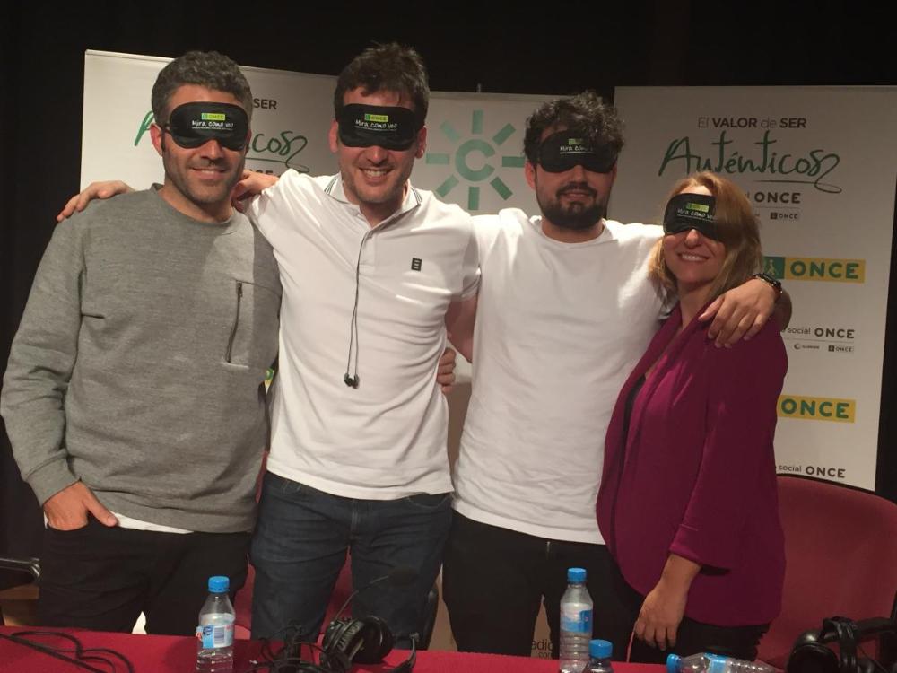 El programa 'Abierto a las Diez' de Canal Sur Radio también se emitió en directo desde la Delegación Territorial el día de la inauguración de la Semana ONCE