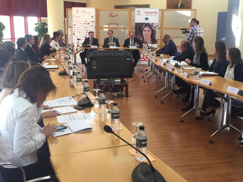 El delegado territorial de la ONCE animó a los empresarios a que apuesten por la discapacidad como motor de empleo
