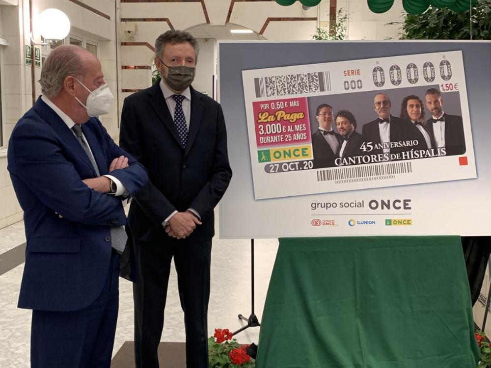 Cristóbal Martínez y Fernando Rodríguez Villalobos tuvieron palabras de cariño y reconocimiento a Cantores de Híspalis