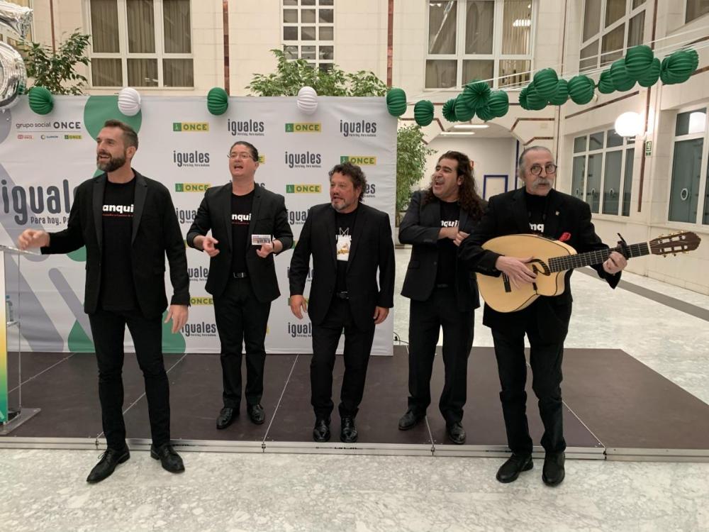 Cantores de Híspalis dedicó una canción a la fortuna de la ONCE y a sus vendedores