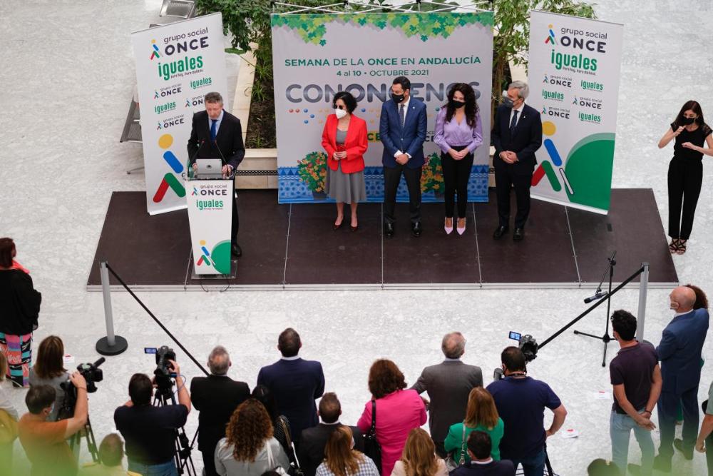 Martínez pidió al presidente de la Junta valor y coraje para afrontar unidos los desafíos que tiene por delante la sociedad andaluza