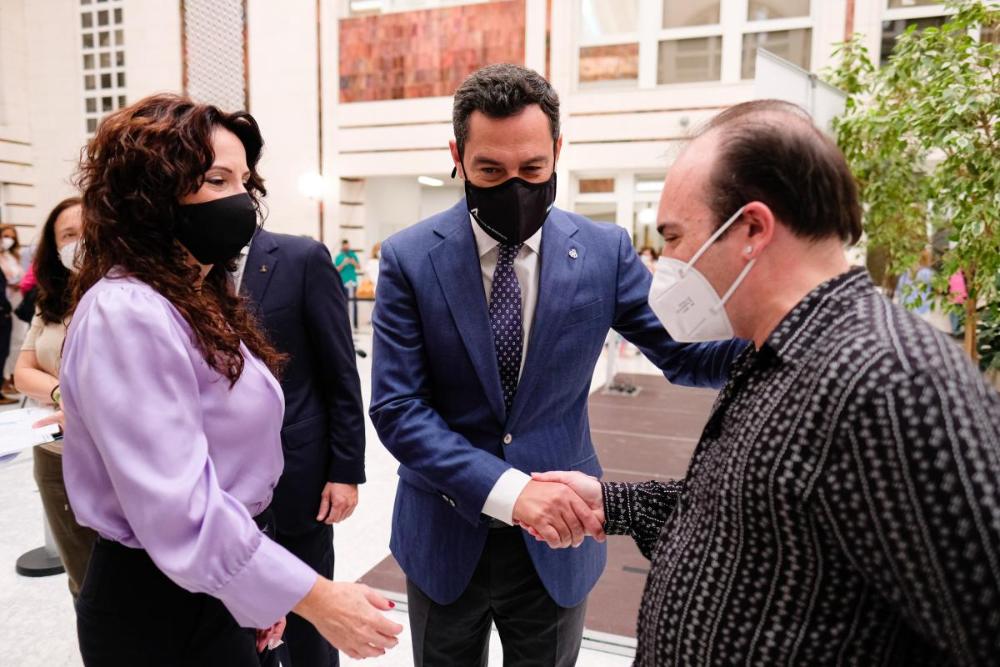 El presidente de la Junta y la consejera de Igualdad felicitan a Scott por su actuación