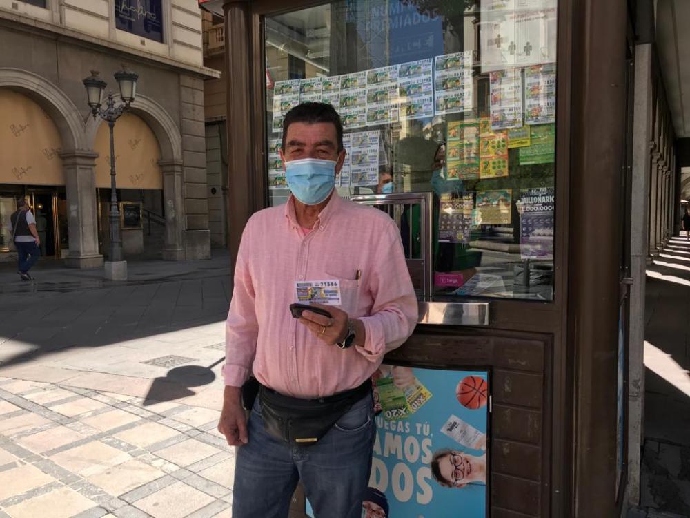 El juez de menores Emilio Calatayud compró su cupón al vendedor Antonio Ríos en el kiosco de Puerta Real, en Granada 