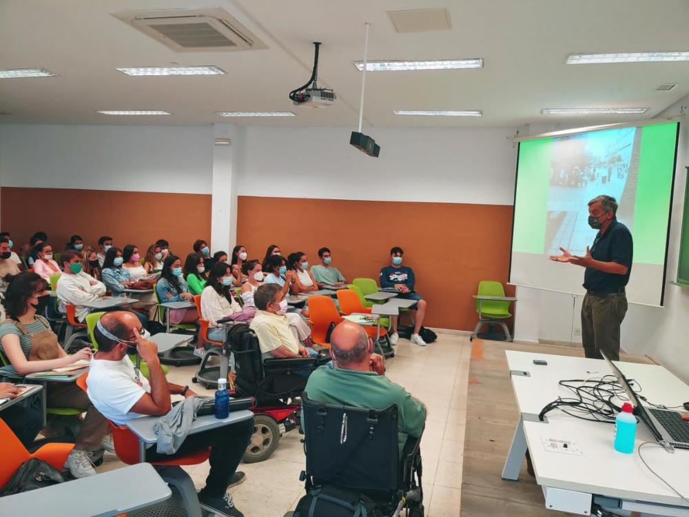 Jornada de concienciación sobre las barreras arquitectónicas en Málaga