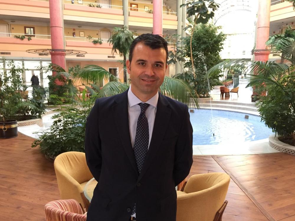 Manuel Jiménez reconoce que la masificación turística es un riesgo para el sector hotelero