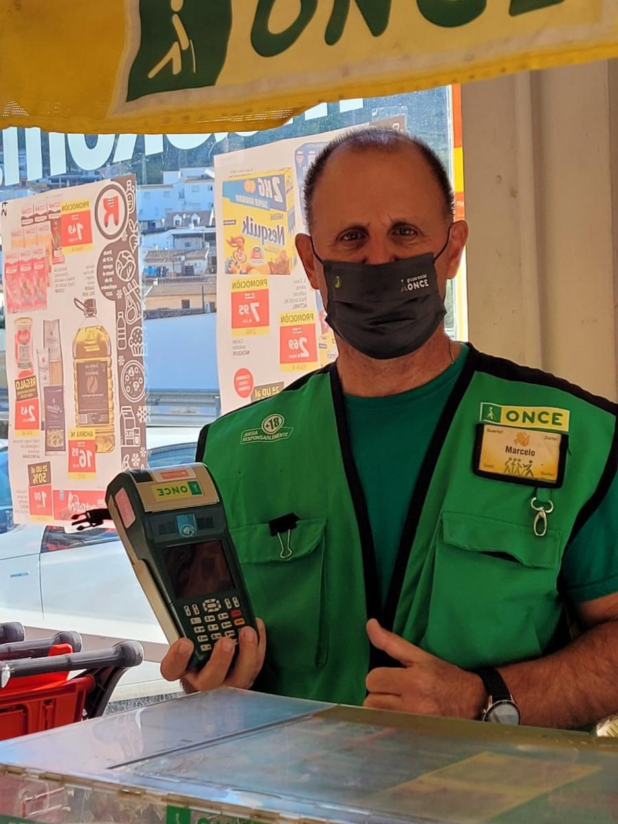 Marcelo Enrique Domínguez, vendedor de la ONCE en Pizarra