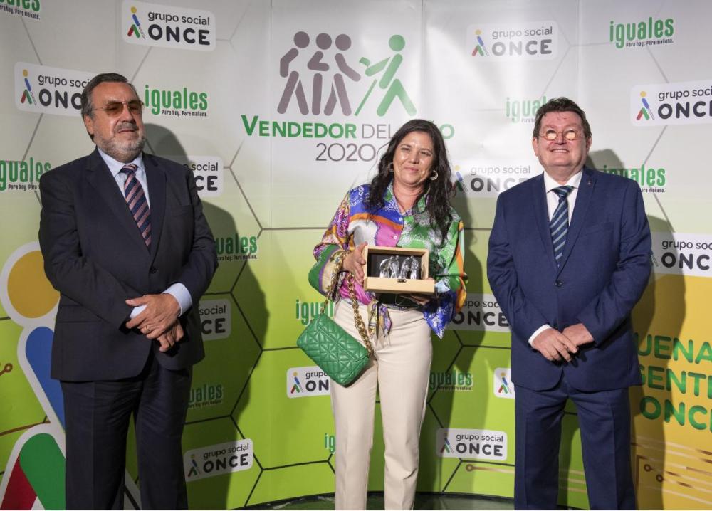 Margarita Montoro con Miguel Carballeda y Ángel Sánchez en la Gala de Madrid