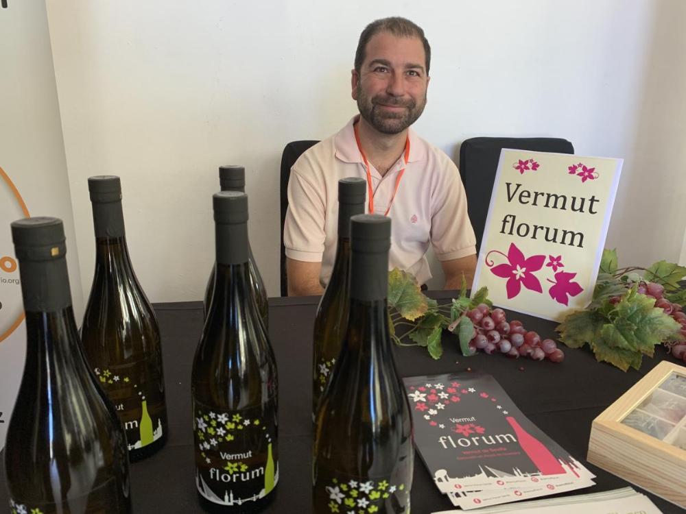 Miguel Ángel Alonso, es el gerente de Florum Vermut, con sede en Alcalá de Guadaíra (Sevilla)