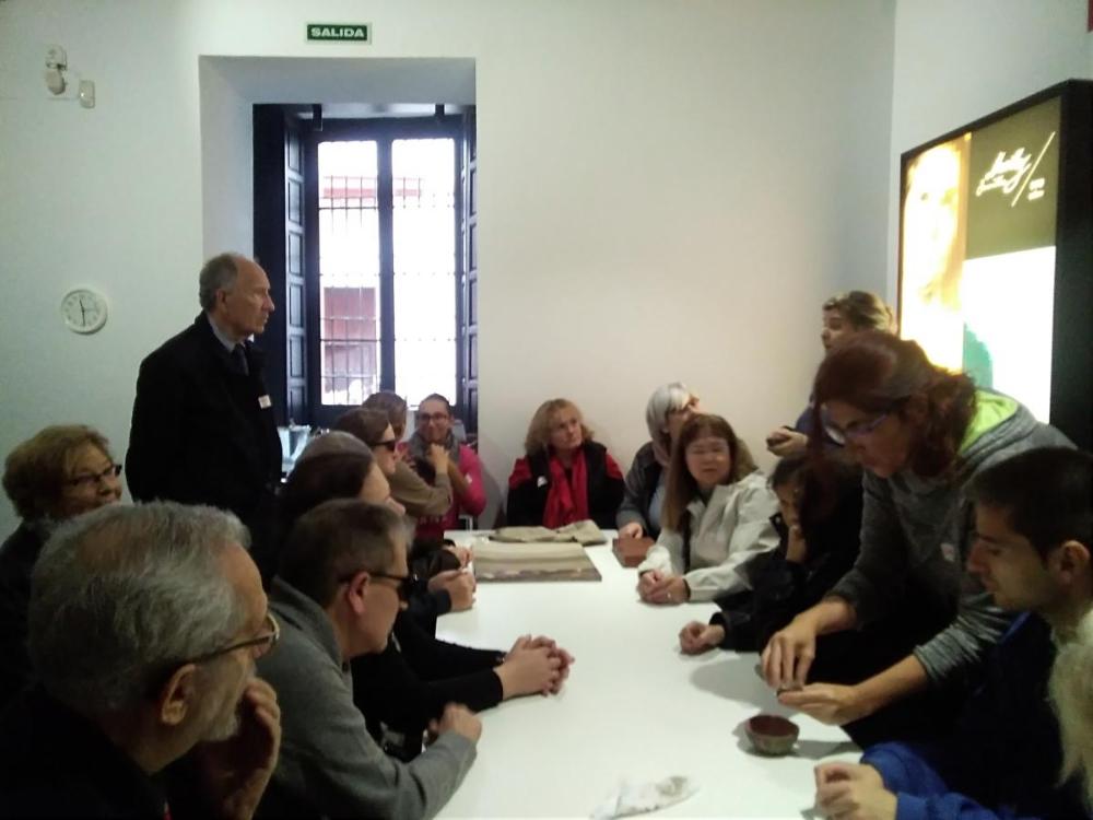 La visita concluyó con un taller práctico sobre el proceso de restauración de un cuadro