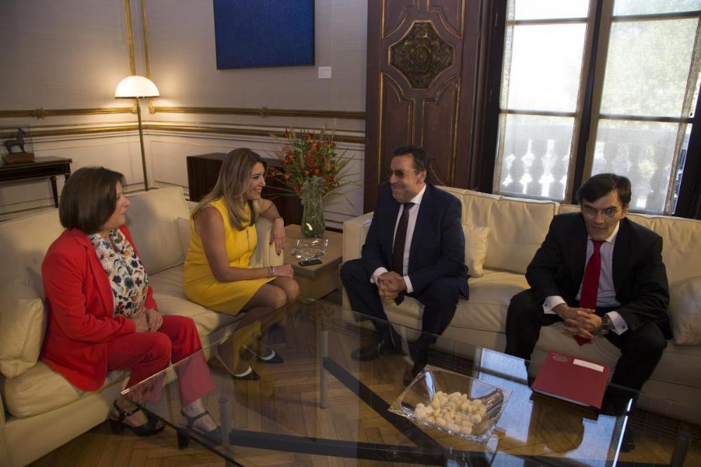 Miguel Carballeda y Alberto Durán con Susana Díaz y María José Sánchez Rubio