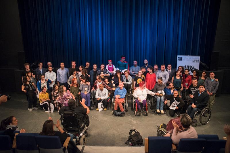 Foto de familia de los participantes en esta edición del Certamen Coreográfico de Escena Mobile