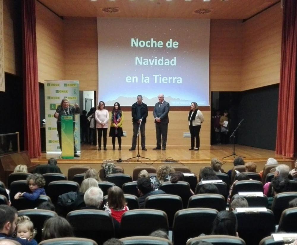 Presentación del cuento de Navidad en el salón de actos del CRE