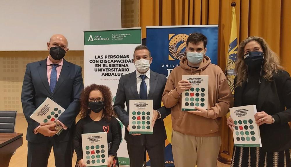 El director general de Personas con Discapacidad y la presidenta del CERMI-A en la presentación