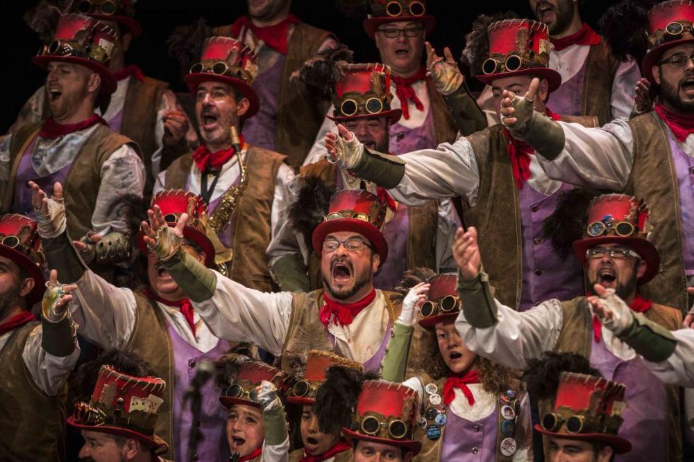Actuación del coro 'Los Chimenea', tercer premio del Fermín Salvochea 2018