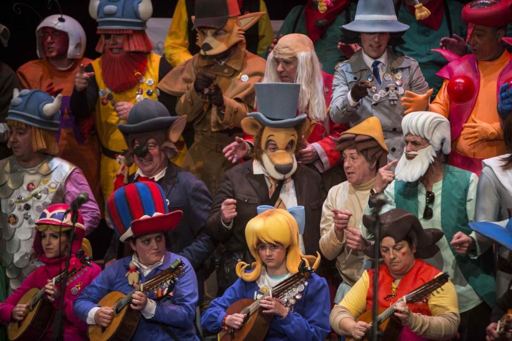 Actuación del coro 'Los nostálgicos de la Transición', primer premio de Fermín Salvochea 2018